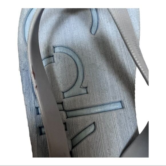 Calvin Klein Flip Flops Logo Sandals Bright Beach Travel - Picture 5 of 8